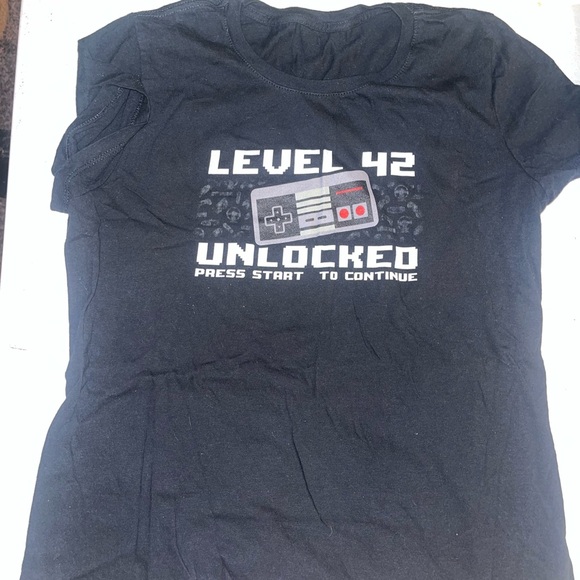 Black Gaming T-Shirt with Retro Controller Design - Picture 1 of 3